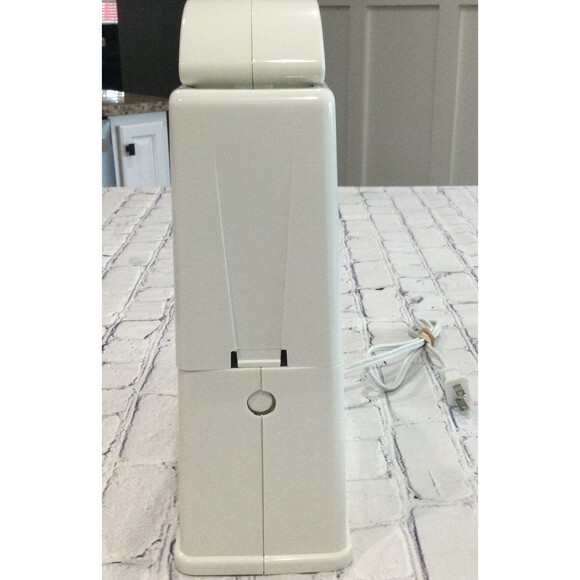 Toastmaster Bagel Perfect Slicer Color White Model 6125 Electric - Picture 7 of 10